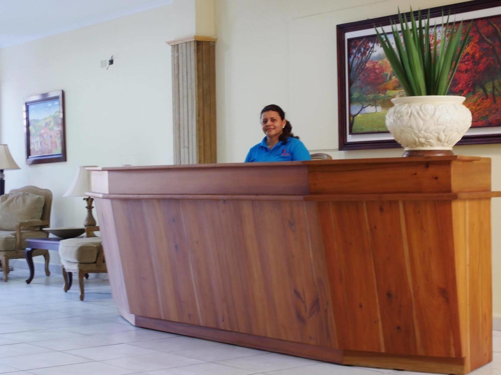 Hotel Carnaval Ла-Сейба Екстер'єр фото