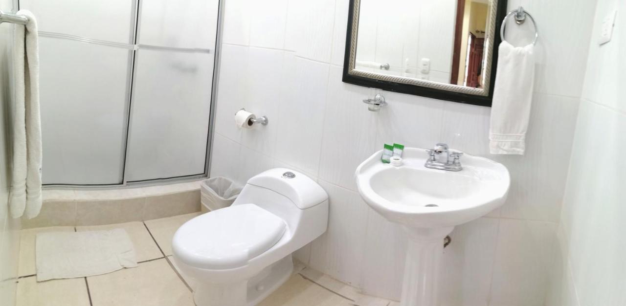 Hotel Carnaval Ла-Сейба Екстер'єр фото
